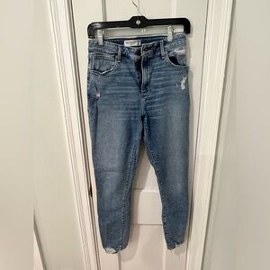 ABERCROMBIE & FITCH | The Super Skinny Ankle High Rise Jean